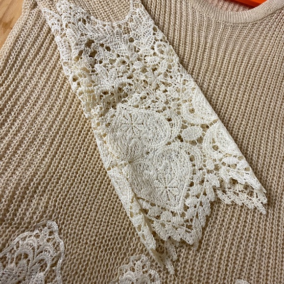 New Beige / Cream Sweater with lace detail.  Lightweight, lace-sleeves & bottom - Picture 6 of 7